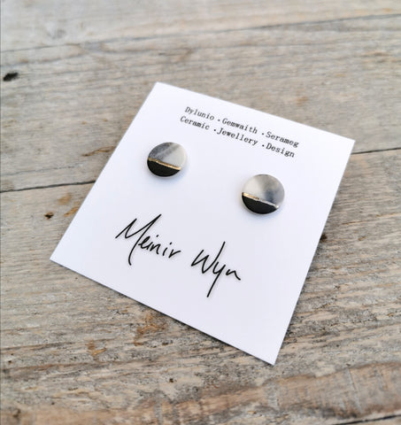 Medium Classic Marbled Studs